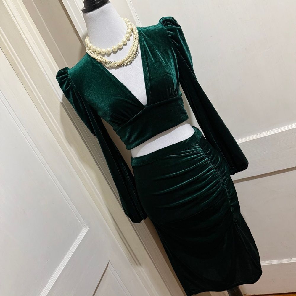 SHEIN Emerald Velvet Skirt Set women's small
